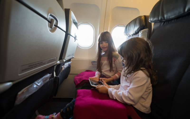 tips for long haul flights with kids